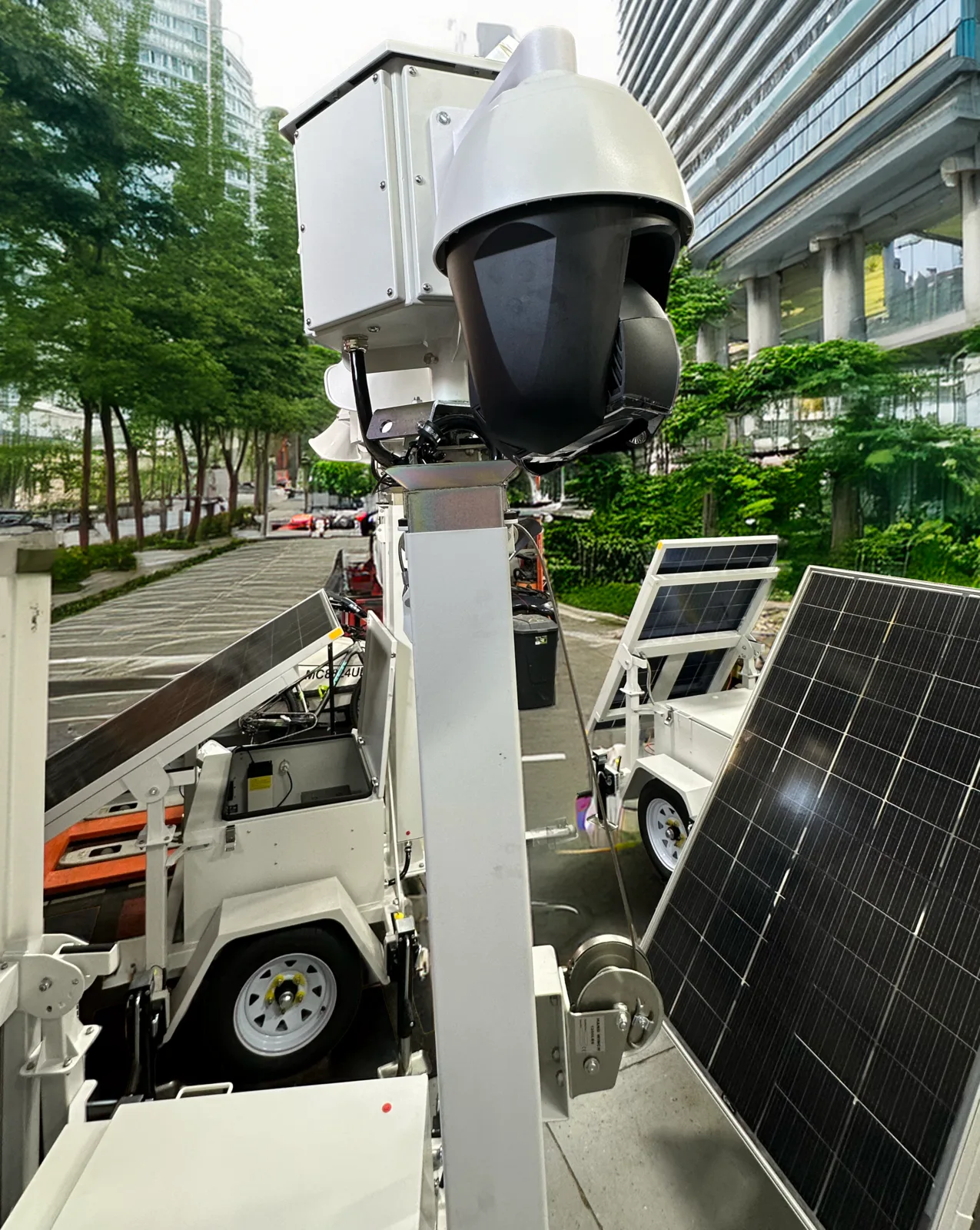 VB4-MST deployed with the mast raised beside a city street
